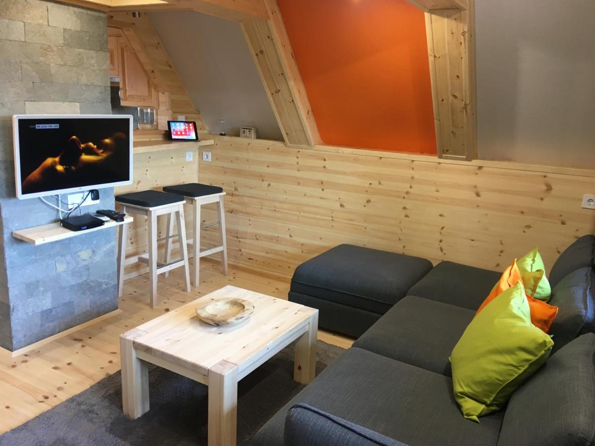 Wooden Apartman Prémium Jacuzzival Alsóörs Buitenkant foto
